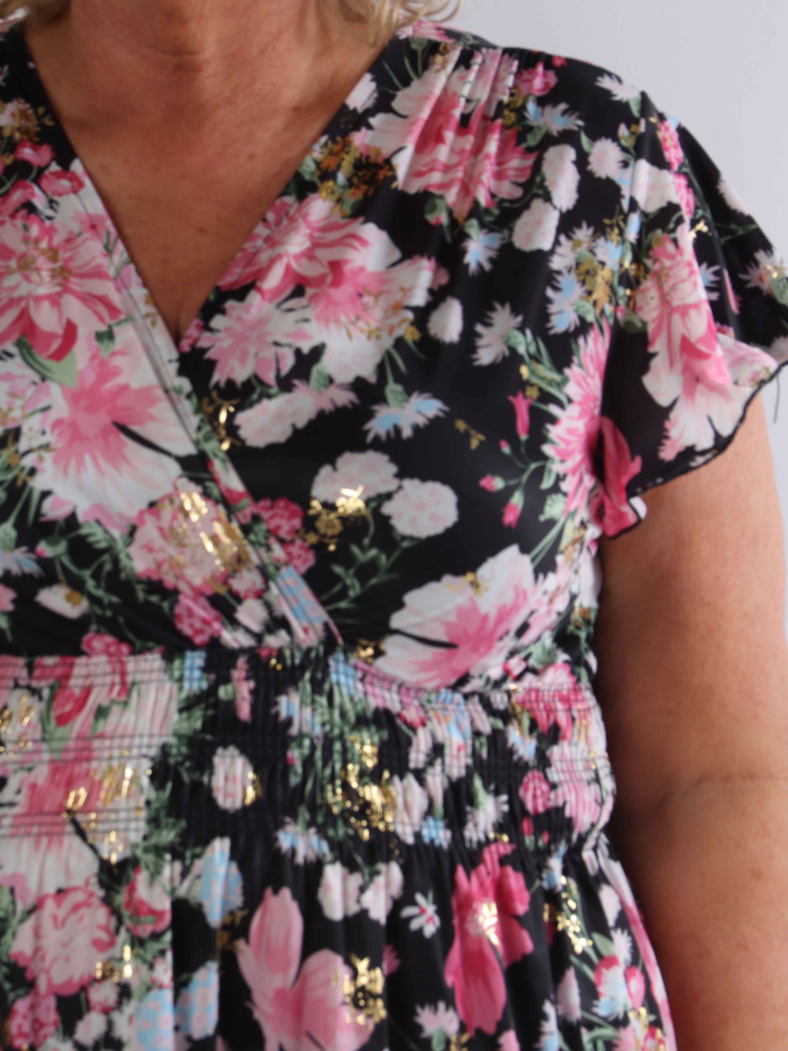 Pams Flower Shirt - Plus size bluse med fine blomster og guld detaljer